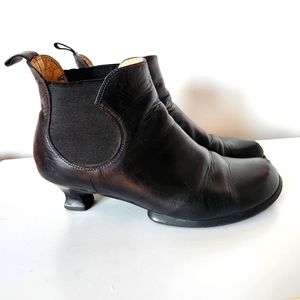 John Fluegov Black ankle boots 7